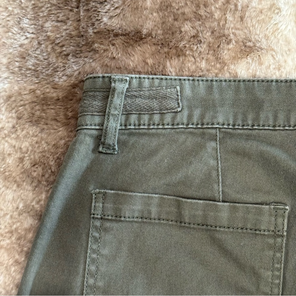 Jones New York Women’s Olive Green Chinos Size 8 - Picture 4 of 7